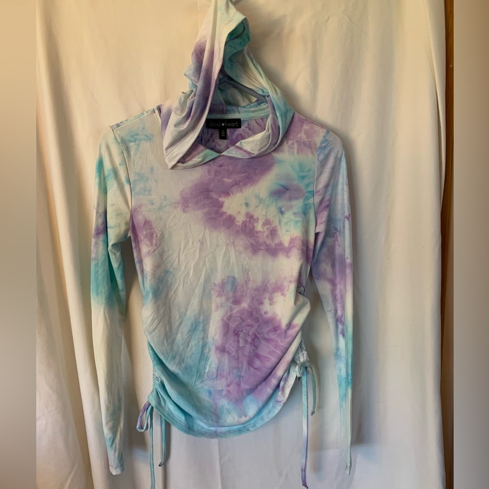 Derek heart juniors tie die blue and purple long sleeve shirt. Very soft!